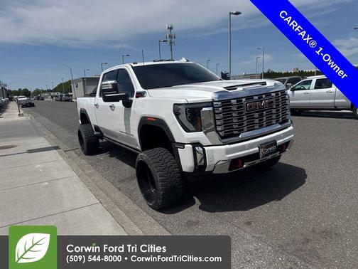 White Frost Tricoat 2025 GMC Sierra 2500 Denali