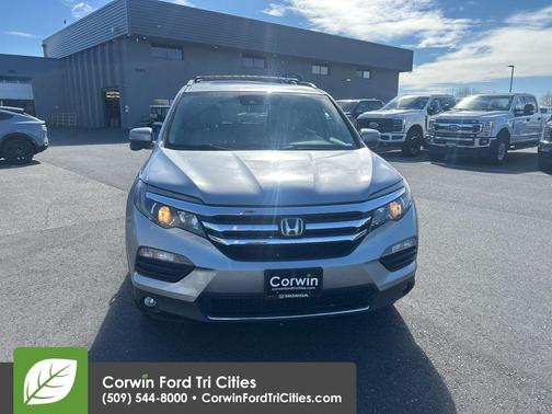 Lunar Silver Metallic 2018 Honda Pilot Touring