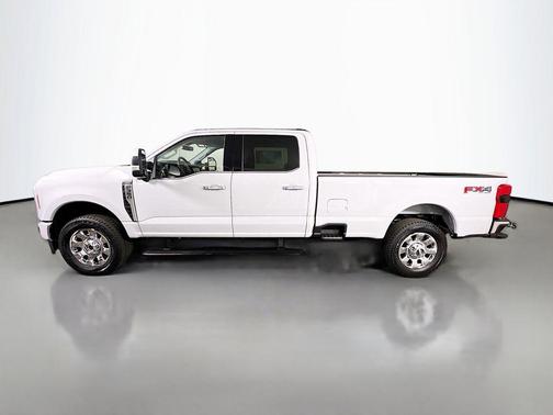 Avalanche 2026 Ford F-350 Lariat