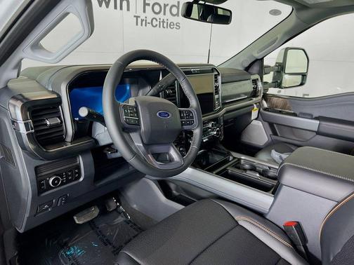 Avalanche 2026 Ford F-350 Lariat