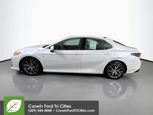 Wind Chill Pearl 2021 Toyota Camry XLE