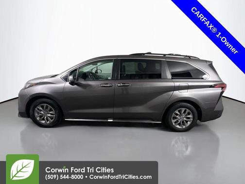 2022 Toyota Sienna XLE