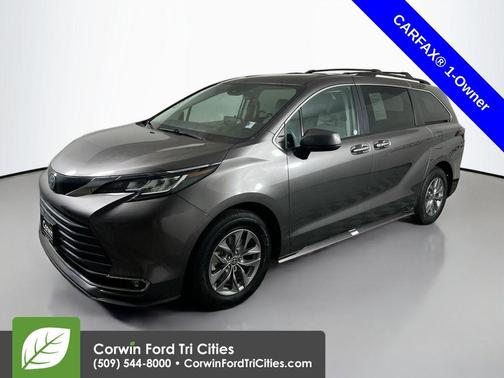 2022 Toyota Sienna XLE
