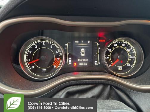 Brilliant Black Crystal Pearlcoat 2014 Jeep Cherokee Latitude