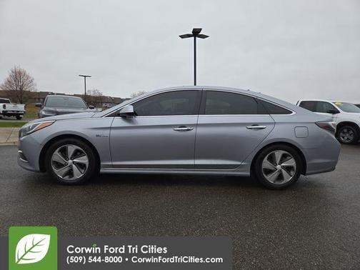 2017 Hyundai SONATA Hybrid Limited