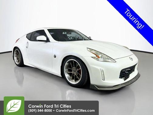 Pearl White 2013 Nissan 370Z Touring