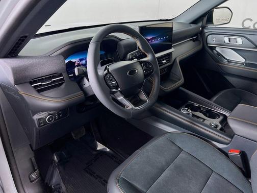 Space White Metallic 2026 Ford Explorer Tremor