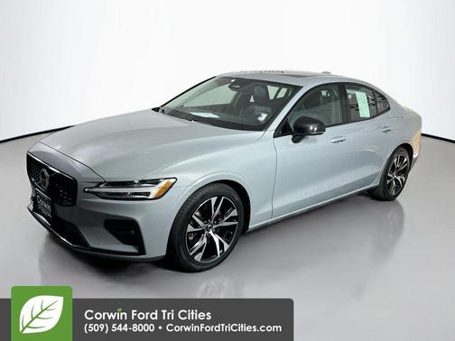 Thunder Grey Metallic 2024 Volvo S60 B5 Core Dark Theme