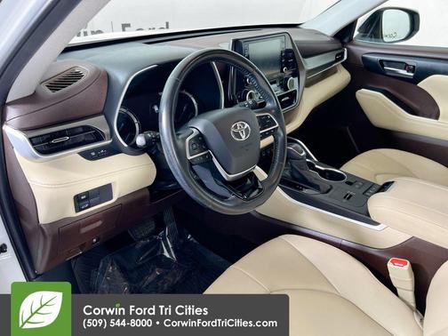 Blizzard Pearl 2020 Toyota Highlander Hybrid XLE