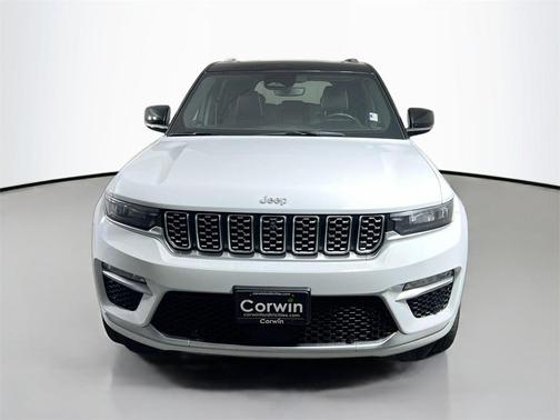 2022 Jeep Grand Cherokee Summit