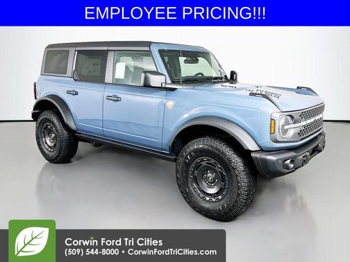 Azure Gray Metallic Tri-Coat 2025 Ford Bronco Badlands
