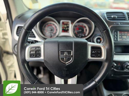 Vice White 2018 Dodge Journey SE