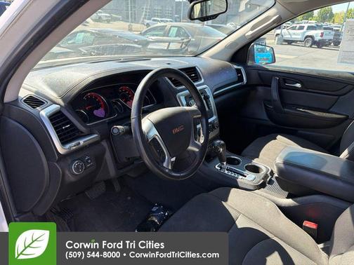 White 2015 GMC Acadia SLE-2