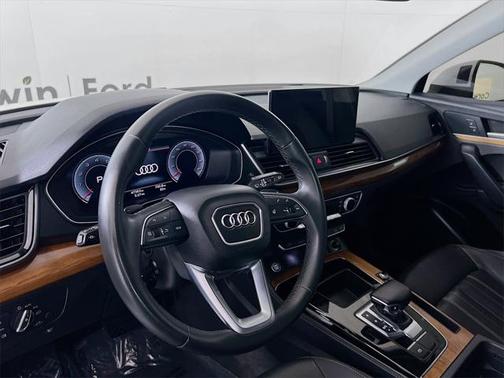 2022 Audi Q5 45 S line Premium Plus