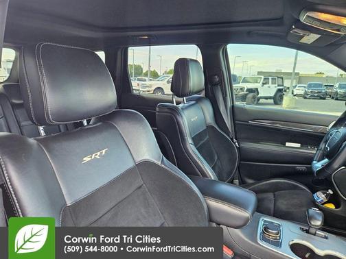 Brilliant Black Crystal Pearlcoat 2014 Jeep Grand Cherokee SRT