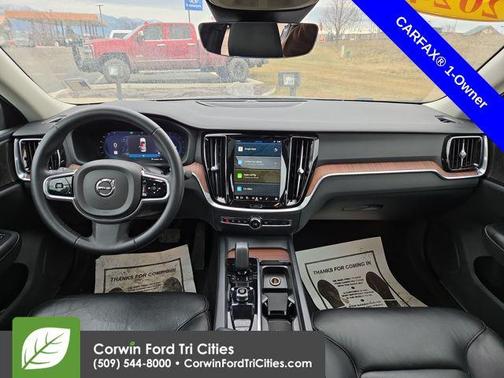 2024 Volvo S60 B5 Plus Dark Theme