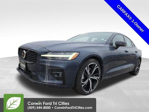 2024 Volvo S60 B5 Plus Dark Theme