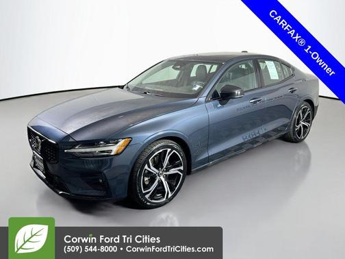 2024 Volvo S60 B5 Plus Dark Theme