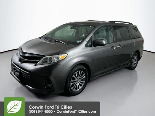 2018 Toyota Sienna XLE