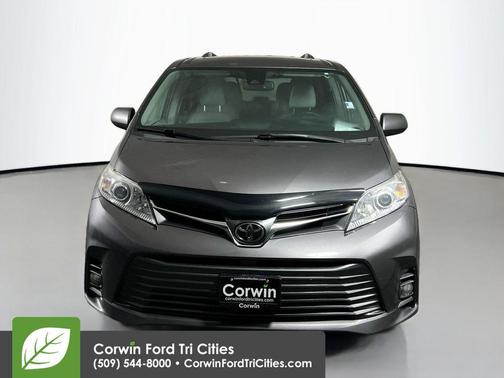2018 Toyota Sienna XLE