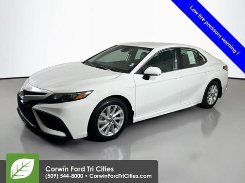 Wind Chill Pearl/Midnight Black Metallic 2024 Toyota Camry SE