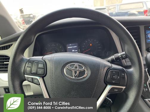 2016 Toyota Sienna LE