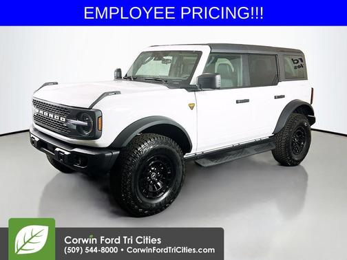 Oxford White 2026 Ford Bronco Badlands