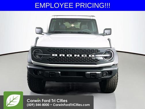 Oxford White 2026 Ford Bronco Badlands