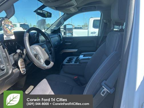 Summit White 2018 Chevrolet Silverado 2500 LT