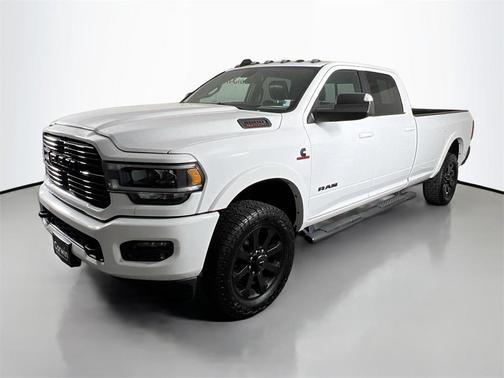 2020 RAM 3500 Laramie Crew Cab 4x4 8' Box