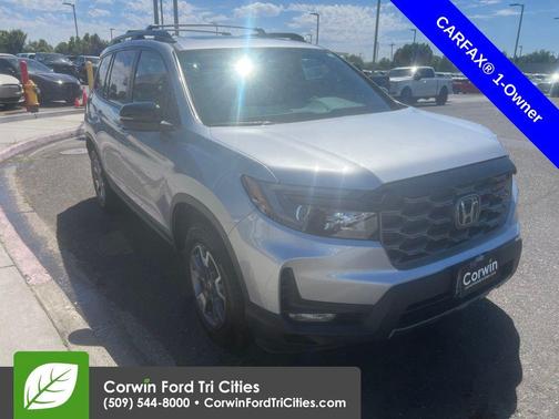 Lunar Silver Metallic 2022 Honda Passport AWD TrailSport