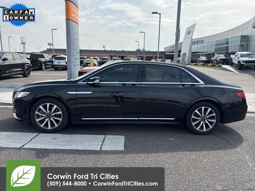 2017 Lincoln Continental Premiere