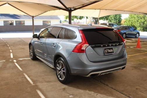 2017 Volvo V60 Cross Country T5 Platinum