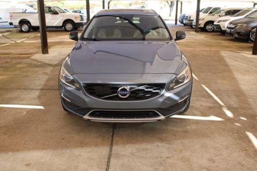 2017 Volvo V60 Cross Country T5 Platinum