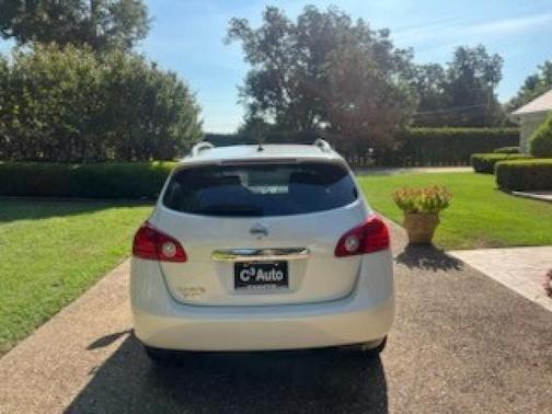 Pearl White 2015 Nissan Rogue Select S