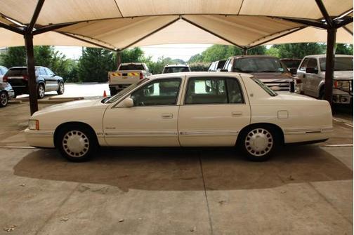 1999 Cadillac DeVille Base