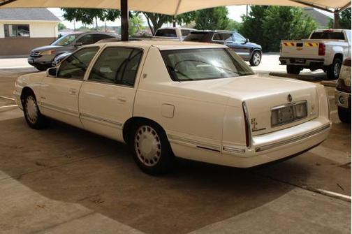 1999 Cadillac DeVille Base