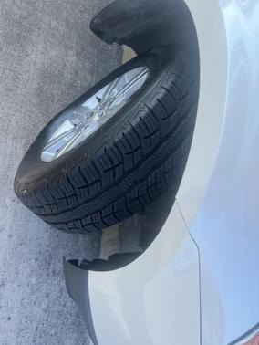 White Diamond Tricoat 2011 Chevrolet Traverse 2LT