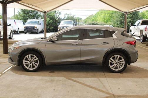 2018 INFINITI QX30 Premium