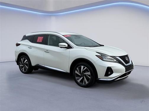 White 2023 Nissan Murano SL