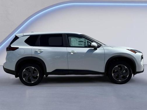 Everest White P 2026 Nissan Rogue SV