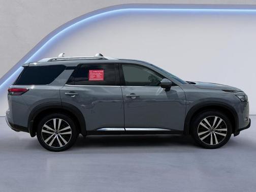 Boulder Gray Pearl 2025 Nissan Pathfinder Platinum