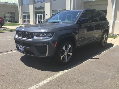 Baltic Gray 2026 Jeep Grand Cherokee Limited