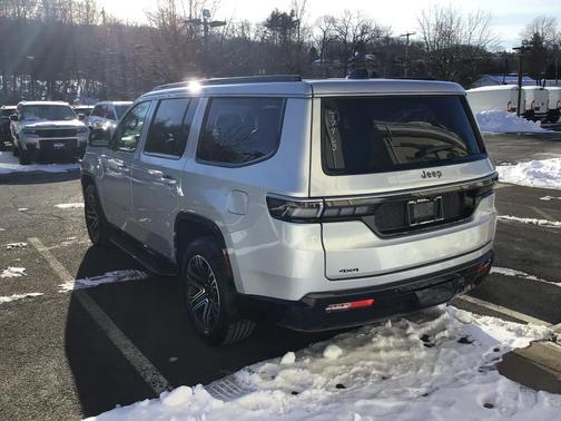 2026 Jeep Grand Wagoneer Base