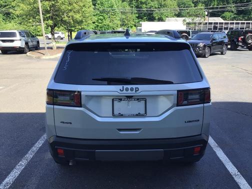 Silver Zynith 2026 Jeep Cherokee LAREDO/LIMITED