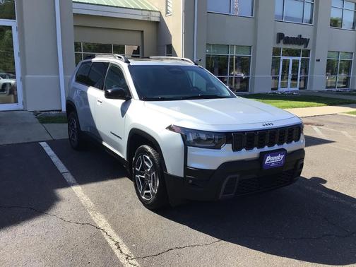 Silver Zynith 2026 Jeep Cherokee LAREDO/LIMITED