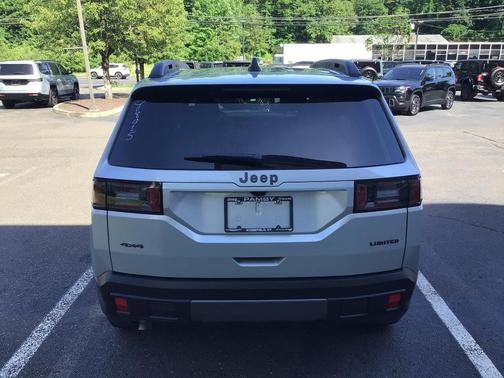 Silver Zynith 2026 Jeep Cherokee LAREDO/LIMITED