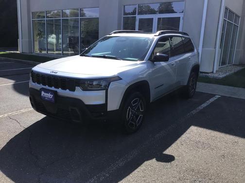 Silver Zynith 2026 Jeep Cherokee LAREDO/LIMITED