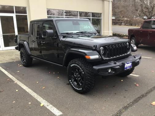 2026 Jeep Gladiator Sport