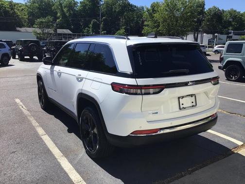 Bright White 2023 Jeep Grand Cherokee 4xe Base